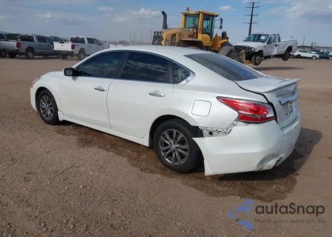 2015 Nissan Altima 2.5 S z USA, uszkodzony, nr VIN 1N4AL3APXFC101696
